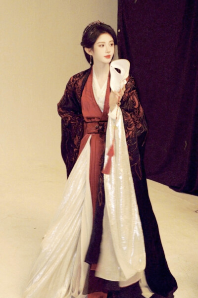 月鳞绮纪 鞠婧祎∣露芜衣