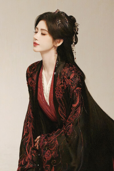 月鳞绮纪 鞠婧祎∣露芜衣