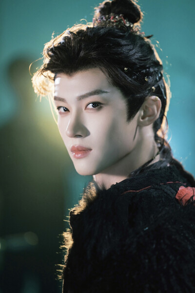 月鳞绮纪 闫桉∣厉劫