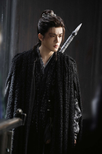 月鳞绮纪 曾舜晞∣武拾光