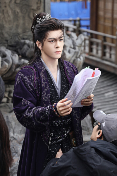 月鳞绮纪 曾舜晞∣武拾光