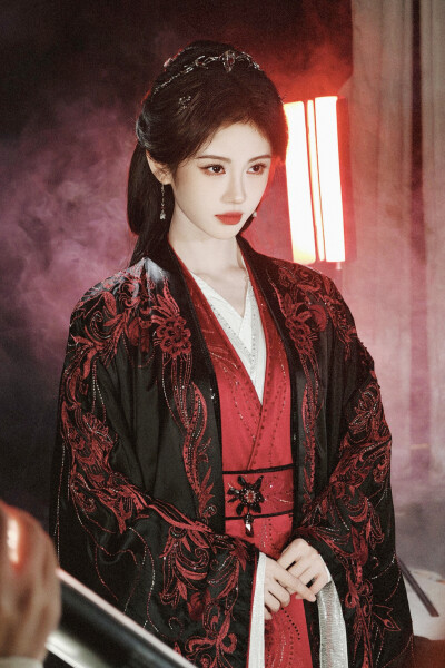 月鳞绮纪 鞠婧祎∣露芜衣