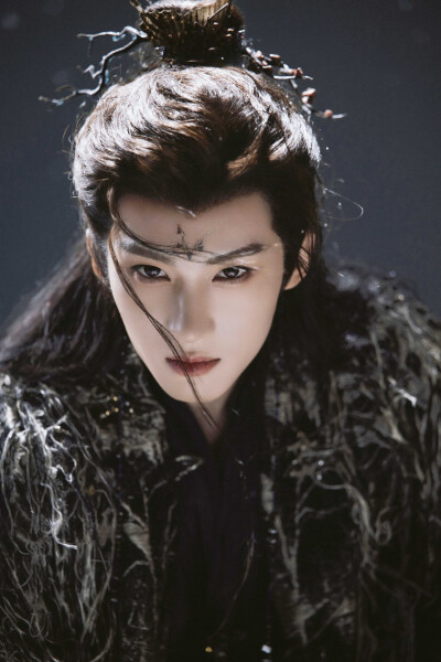 月鳞绮纪 闫桉∣源无获