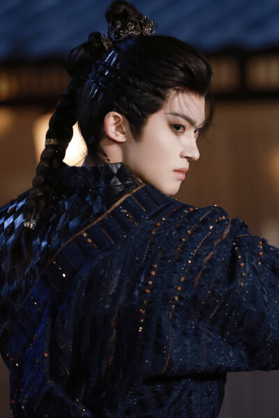 月鳞绮纪 闫桉∣厉劫