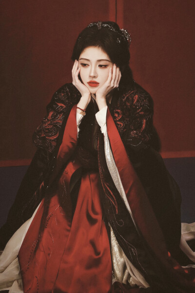 月鳞绮纪 鞠婧祎∣露芜衣