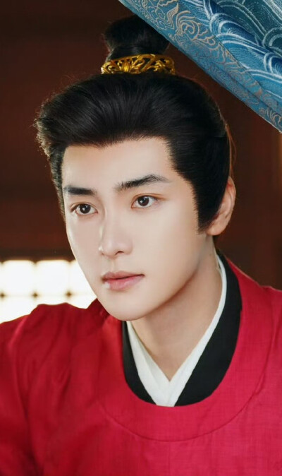 高鹤元《白日提灯》方先野