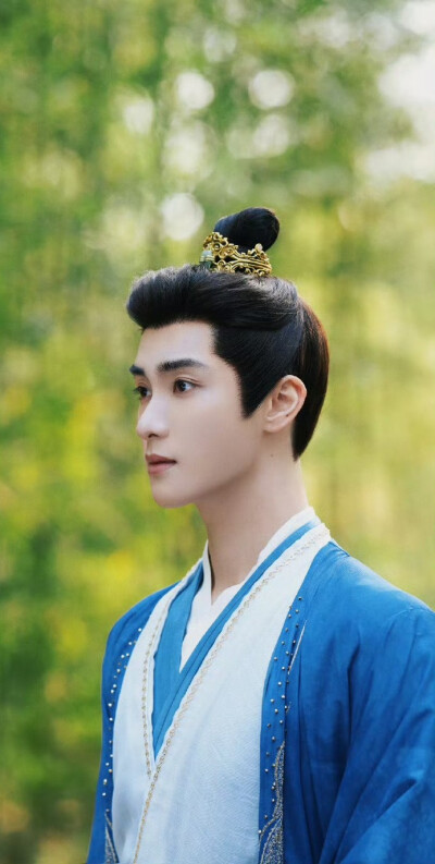 高鹤元《白日提灯》方先野