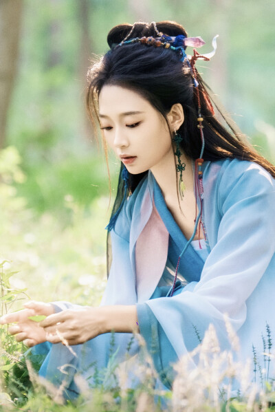 来战 胡婧囡∣红绡