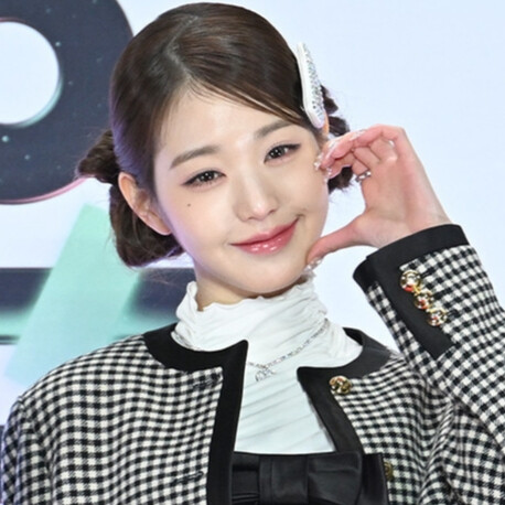 张元英