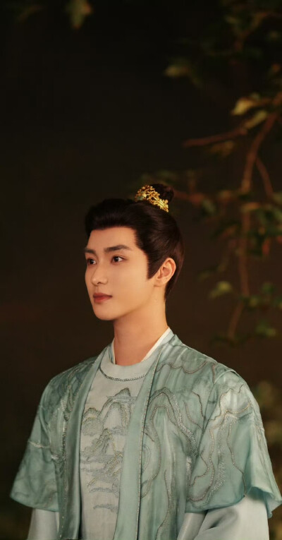 高鹤元《白日提灯》方先野