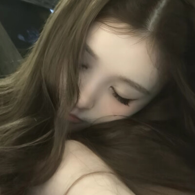 为了满足你的救世主情结，我几乎是在很用心的堕落啊 ​