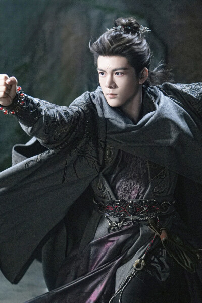 月鳞绮纪 曾舜晞∣武拾光