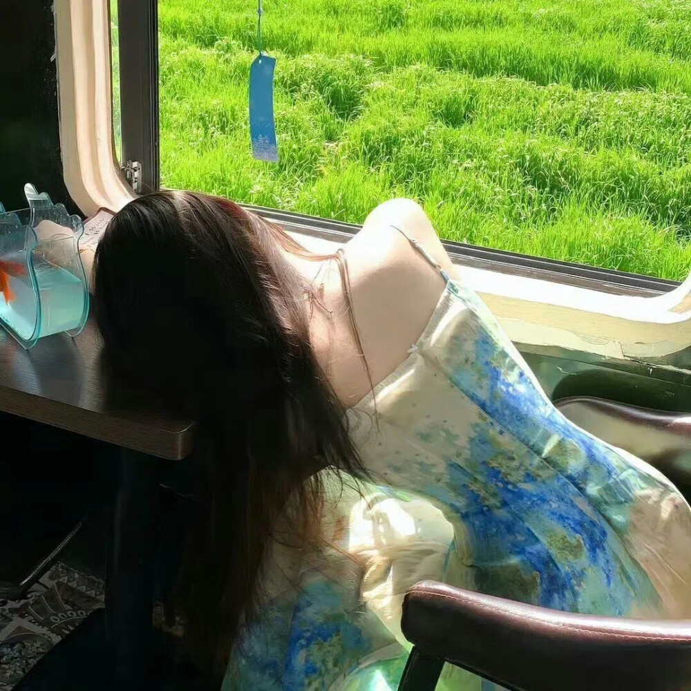 悄悄退场