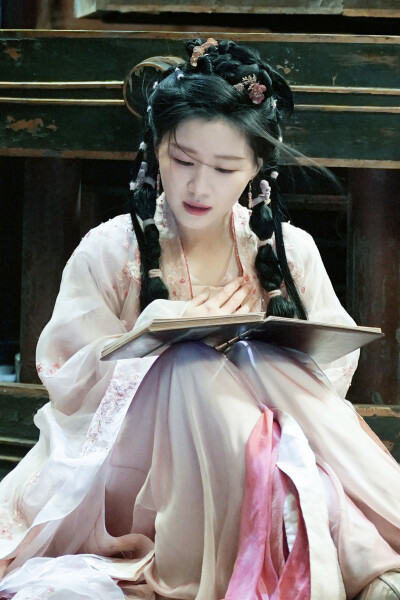 月鳞绮纪 金靖∣苏笺