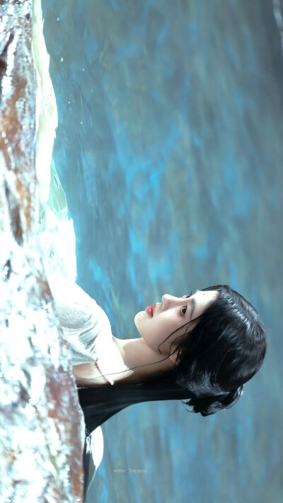 - 鞠婧祎 / 露芜衣 。