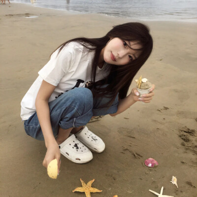 女