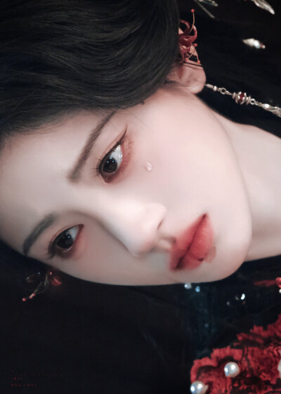 - 鞠婧祎 / 露芜衣 。