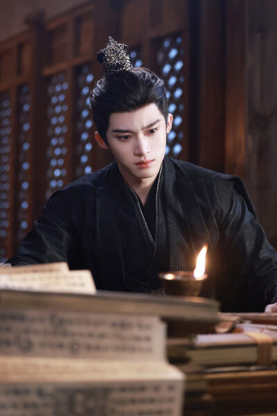 月鳞绮纪 闫桉∣厉劫