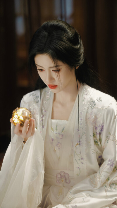 鞠婧祎