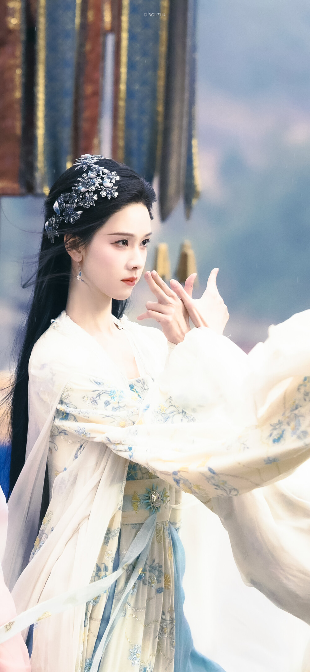 陈都灵