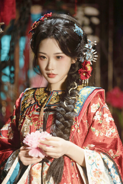 欢迎来到暗黑童话世界 张晋宜∣图南