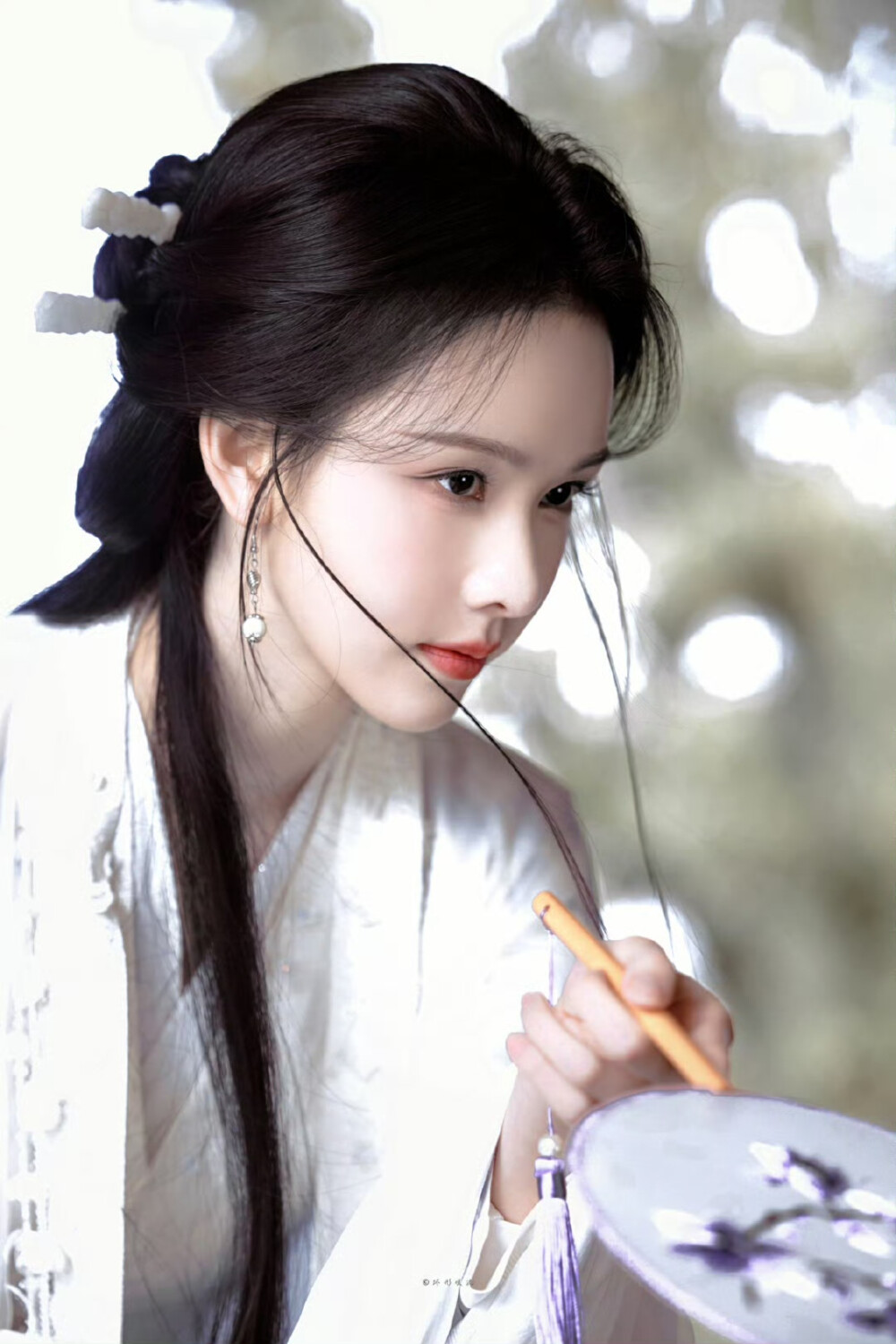 - 陈都灵/ 雾妄言 。