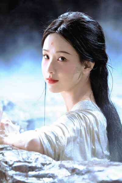 - 陈都灵/ 雾妄言 。