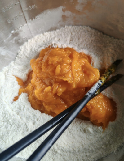 我就喜欢这种馒头外表有粗糙感，不喜欢那种光滑表面的