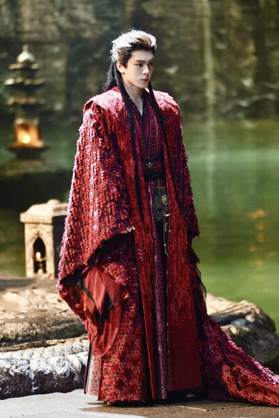 月鳞绮纪 曾舜晞∣武拾光