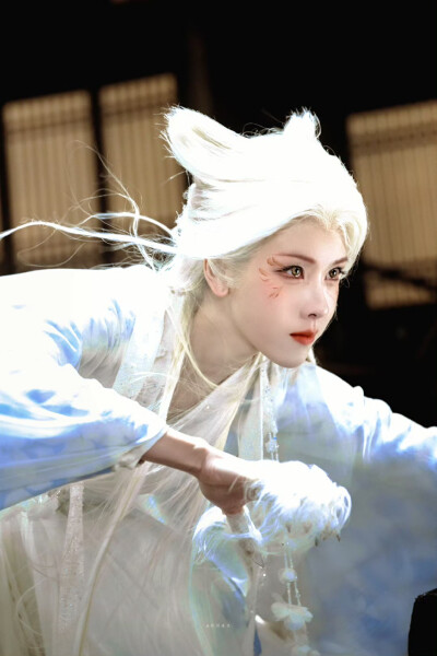 - 陈都灵/ 雾妄言 。