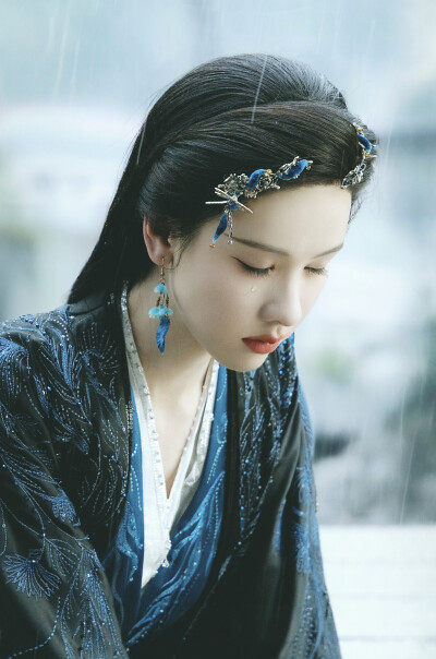 月鳞绮纪 陈都灵∣雾妄言