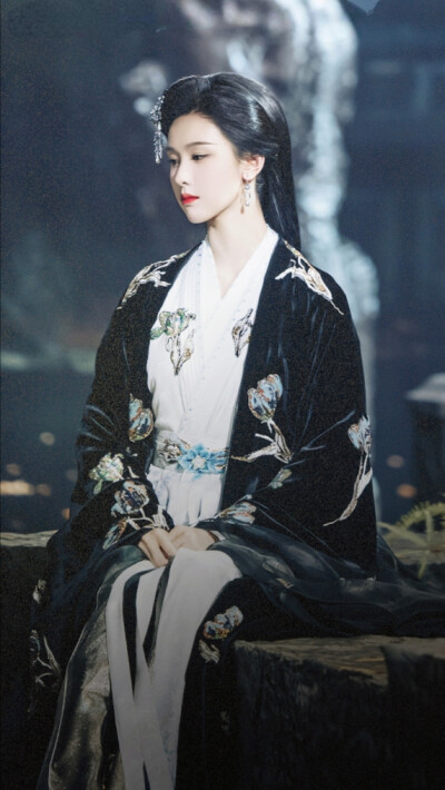 月鳞绮纪 陈都灵∣雾妄言