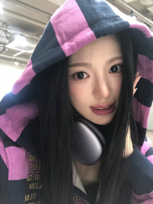 kiiikiii Sui李守彬