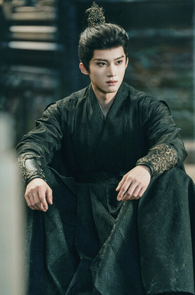 月鳞绮纪 闫桉∣源无祸