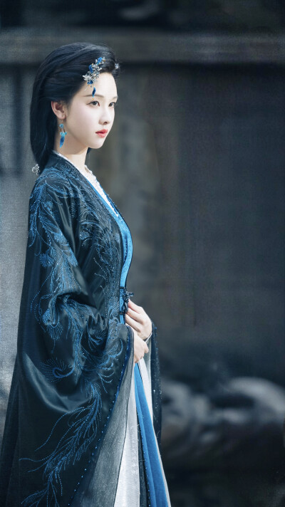 月鳞绮纪 陈都灵∣雾妄言