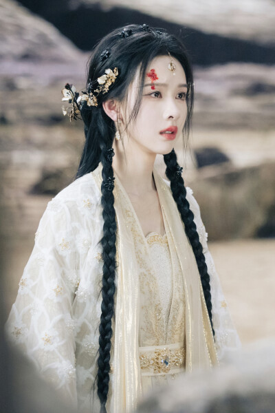 月鳞绮纪 陈都灵∣雾妄言