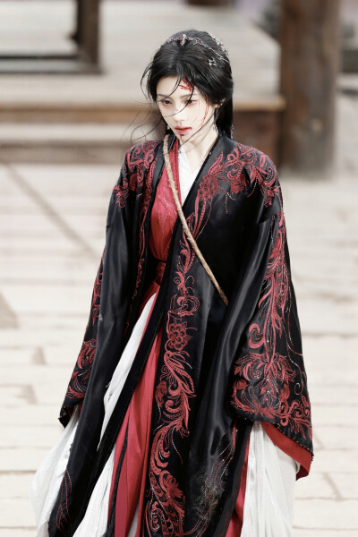 月鳞绮纪 鞠婧祎∣露芜衣