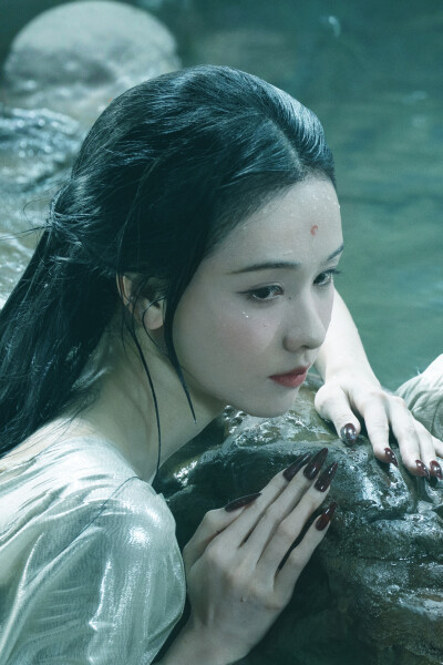 月鳞绮纪 陈都灵∣雾妄言