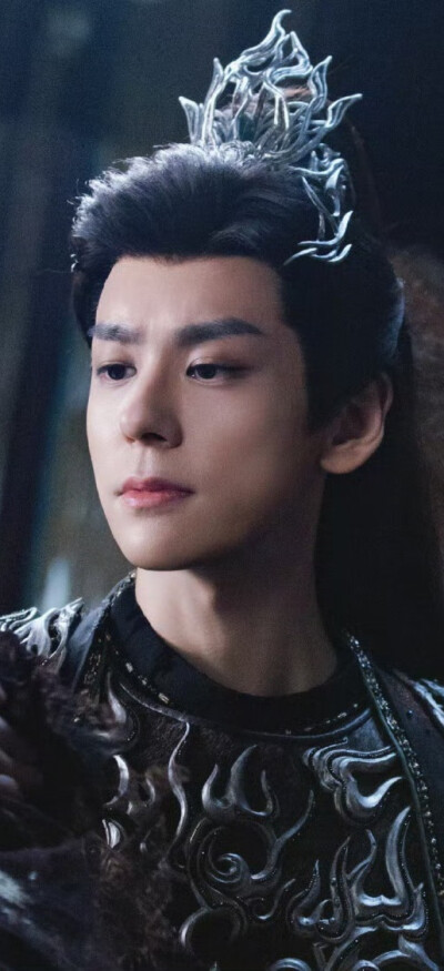 魏哲鸣《白日提灯》晏柯