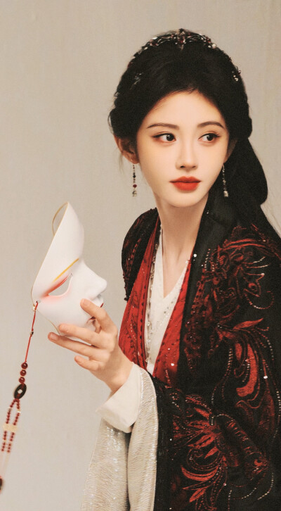 鞠婧祎《月鳞绮纪》露芜衣