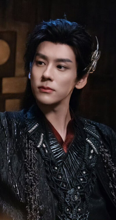 魏哲鸣《白日提灯》晏柯