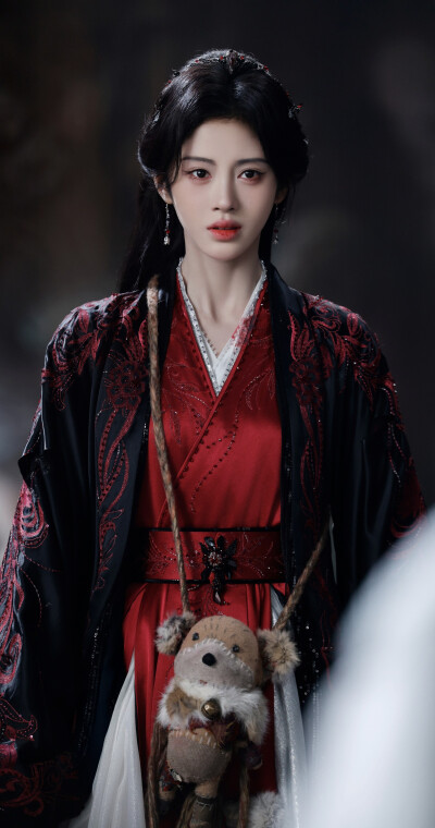 鞠婧祎《月鳞绮纪》露芜衣