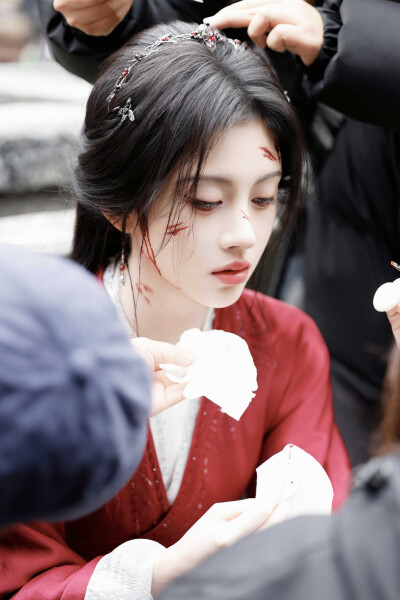 月鳞绮纪 鞠婧祎∣露芜衣