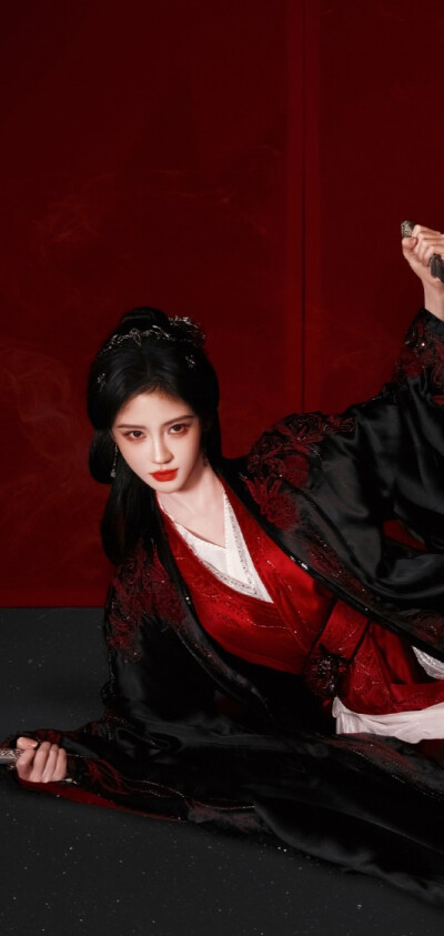 鞠婧祎《月鳞绮纪》露芜衣