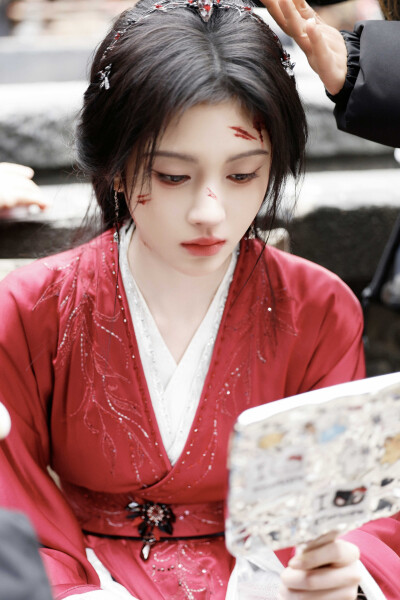 月鳞绮纪 鞠婧祎∣露芜衣