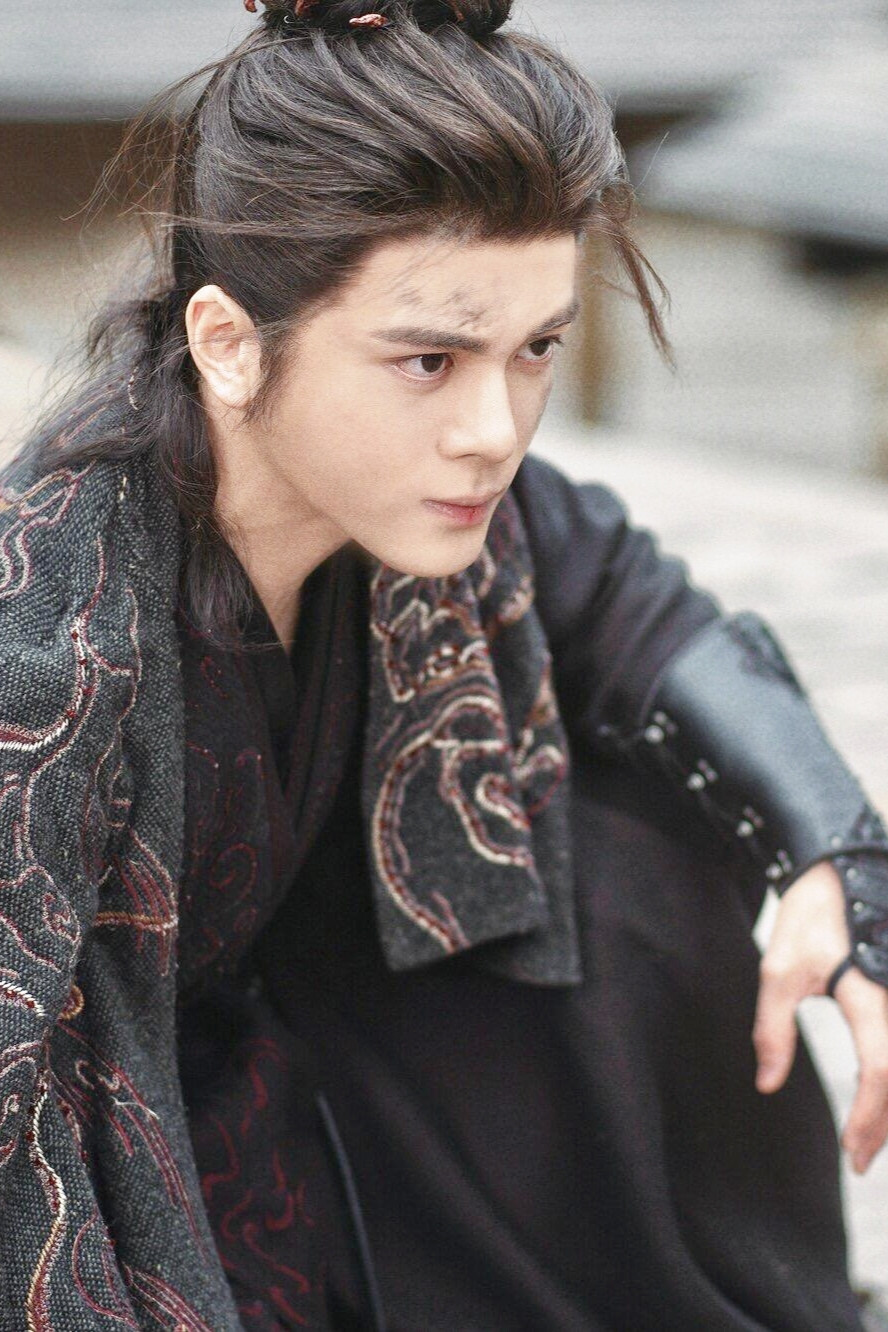 月鳞绮纪 曾舜晞∣武拾光