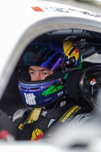 YIBO-OFFICIAL：
#85RACING#
「比赛日 DAY 2」
掌控节奏，疾驰有度，进无止境！
85号车组在2026 CHINA GT揭幕战顺利完赛，下次再赛！@王一博·YIBO ​​​