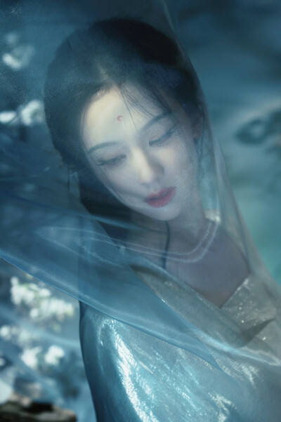 月鳞绮纪 陈都灵∣雾妄言