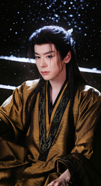 魏哲鸣《凤不栖》萧玦