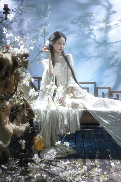 月鳞绮纪 陈都灵∣雾妄言